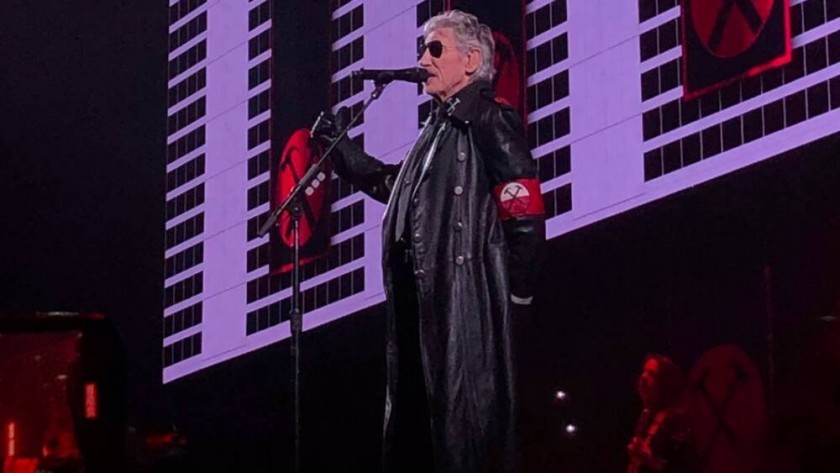 La policía de Berlín investiga a Roger Waters tras lucir un disfraz nazi