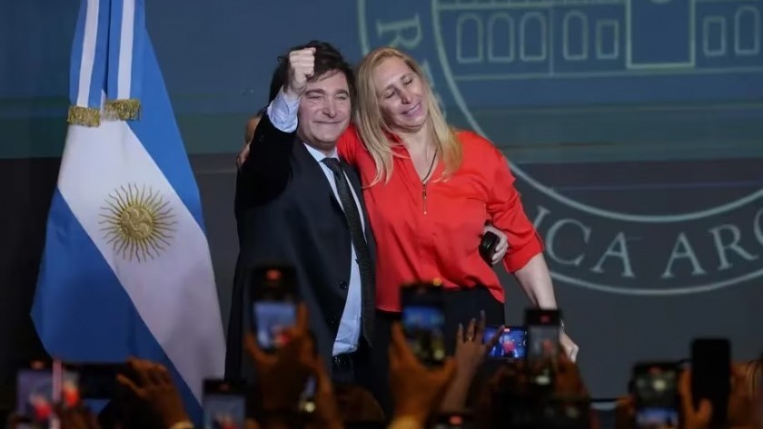 Javier Milei ganó el ballotage por 12 puntos y es el nuevo Presidente electo