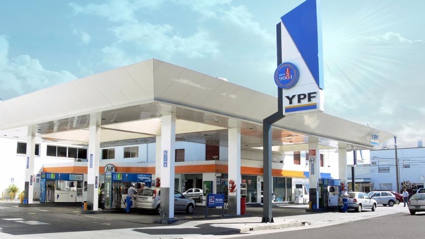 YPF y Axion también aumentaron 37% el precio de sus combustibles