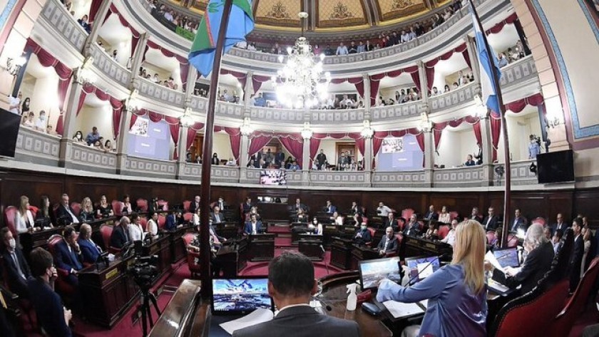 Legislatura: Kicillof logró aprobar ley Impositiva y el endeudamiento