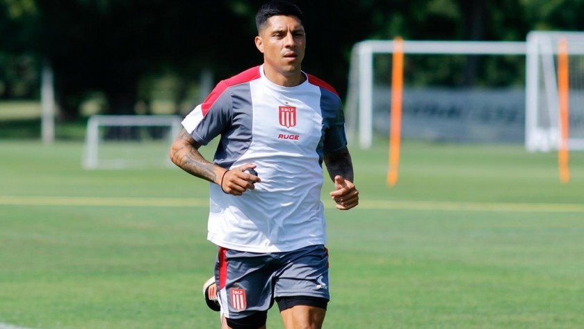 Enzo Pérez firmó su contrato con Estudiantes de La Plata