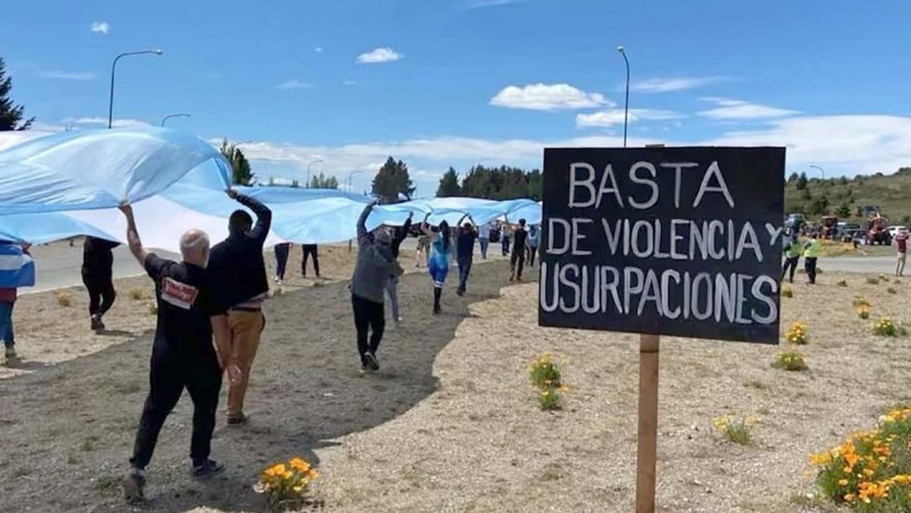 Petri anunció el desalojo de mapuches de tierras del Ejército en Bariloche