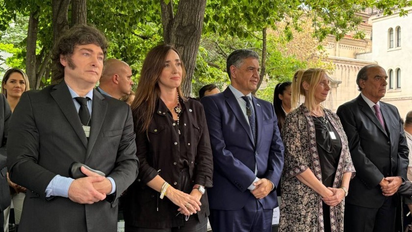 Javier Milei participó del acto por el 32° aniversario del atentado a la embajada de Israel