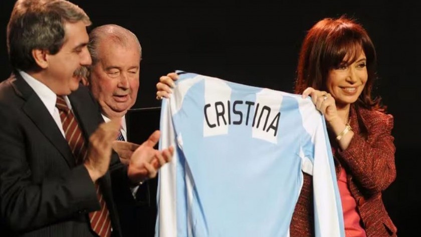 Absolvieron a todos los imputados en la causa Fútbol para Todos tras anular acusación