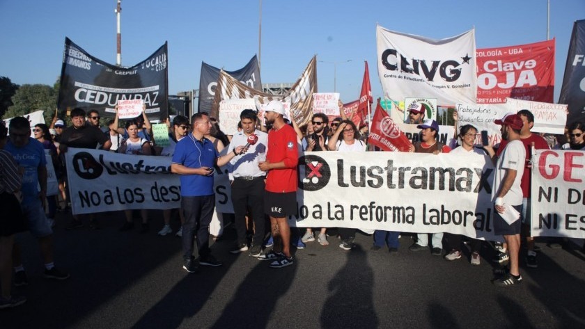 Hubo un corte en Panamericana por despidos en una empresa de artículos de limpieza