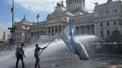 El Gobierno trataría la reforma laboral en Diputados el jueves y la CGT anunció un paro