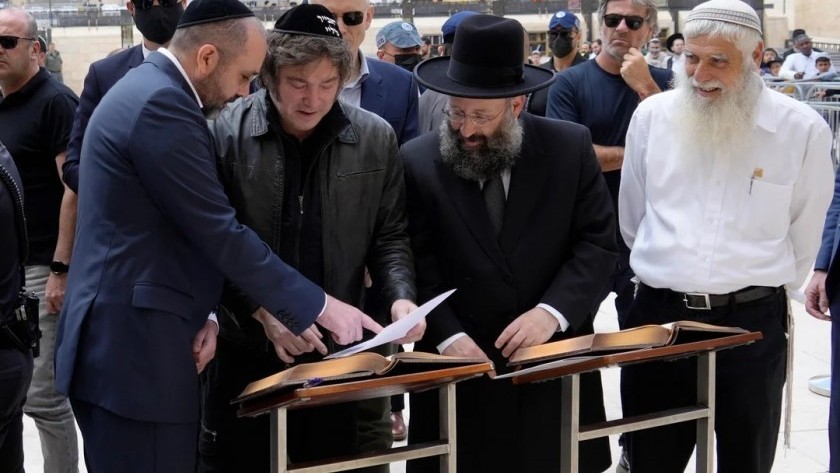 Milei visitó el Muro de los Lamentos y por la tarde se reunirá con Netanyahu