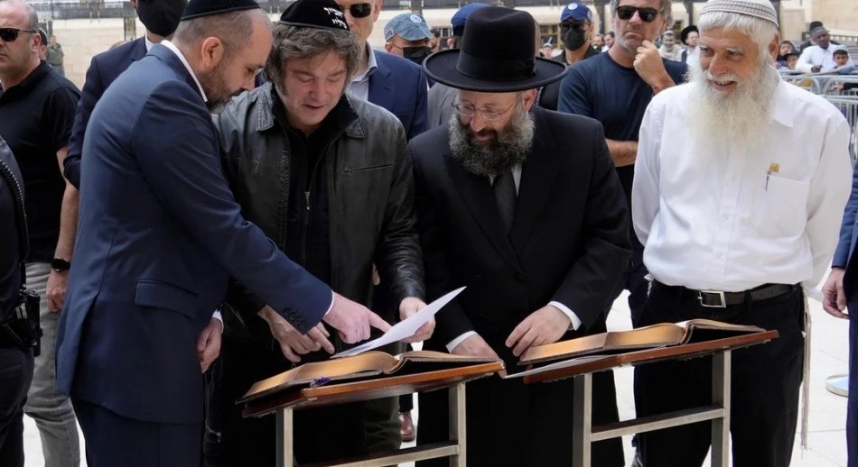 Milei visitó el Muro de los Lamentos y por la tarde se reunirá con Netanyahu