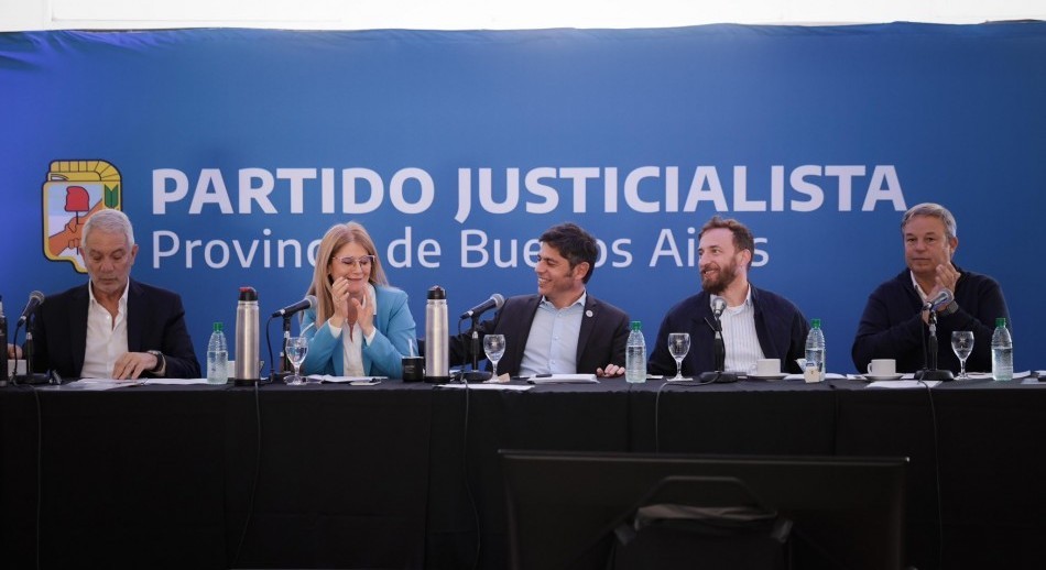 Con el faltazo de Máximo, Kicillof asumió la conducción del PJ bonaerense