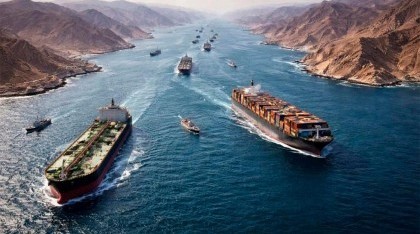 El estrecho de Ormuz se vacía de barcos mientras Irán y EEUU compiten por su control