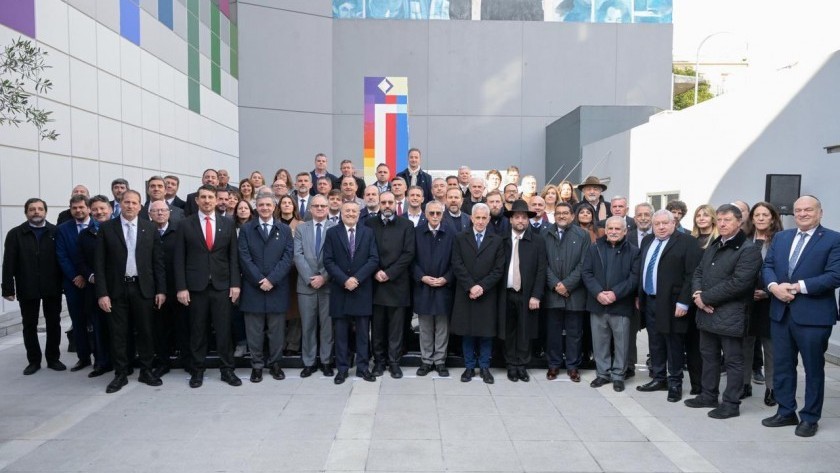 Más de 50 intendentes se comprometieron a promover avances en la causa AMIA