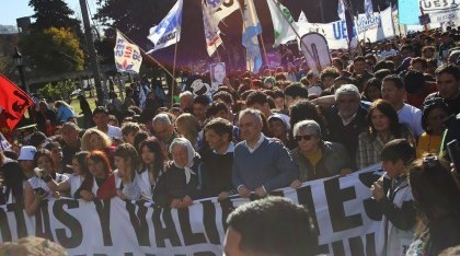 Cientos de estudiantes se movilizaron en La Plata a 50 años de La Noche de los Lápices