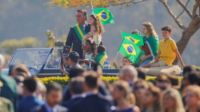 Bolsonaro reunió a una multitud y redobló la ofensiva contra la Corte Suprema