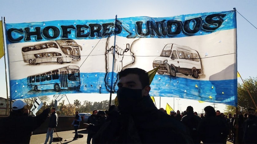Choferes disidentes de la UTA realizan protestas en distintos accesos a Capital Federal