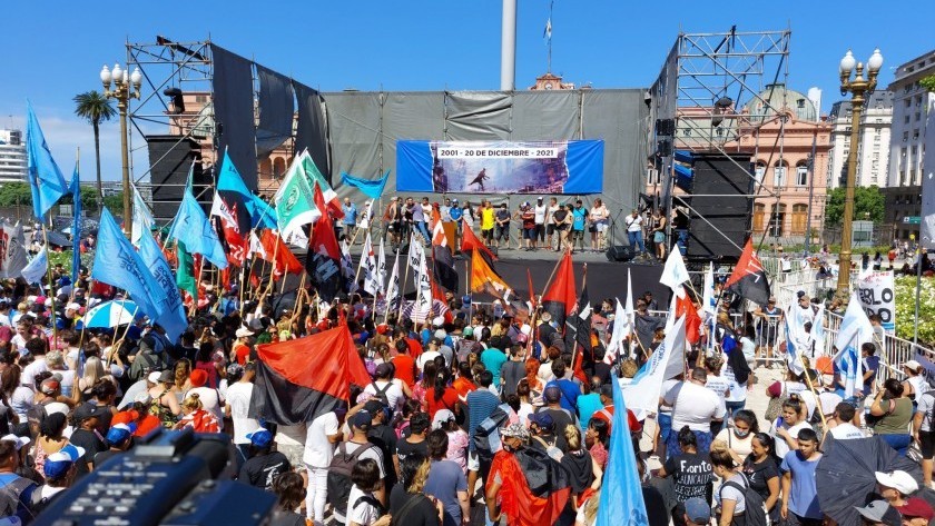 Masiva movilización a Plaza de Mayo por los 20 años del estallido social del 2001