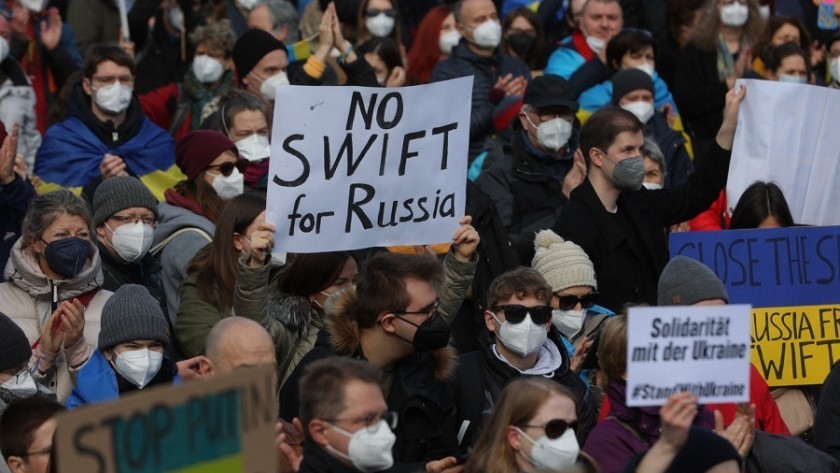 Se rompió la tregua en Mariupol y Europa prepara un boicot a la compra de petróleo ruso