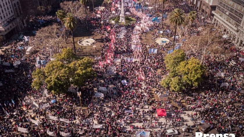 Plaza de Mayo fue el epicentro de las protestas de organizaciones sociales y piqueteros