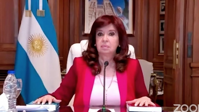 Cristina Kirchner volvió a cargar contra los fiscales de la causa Vialidad